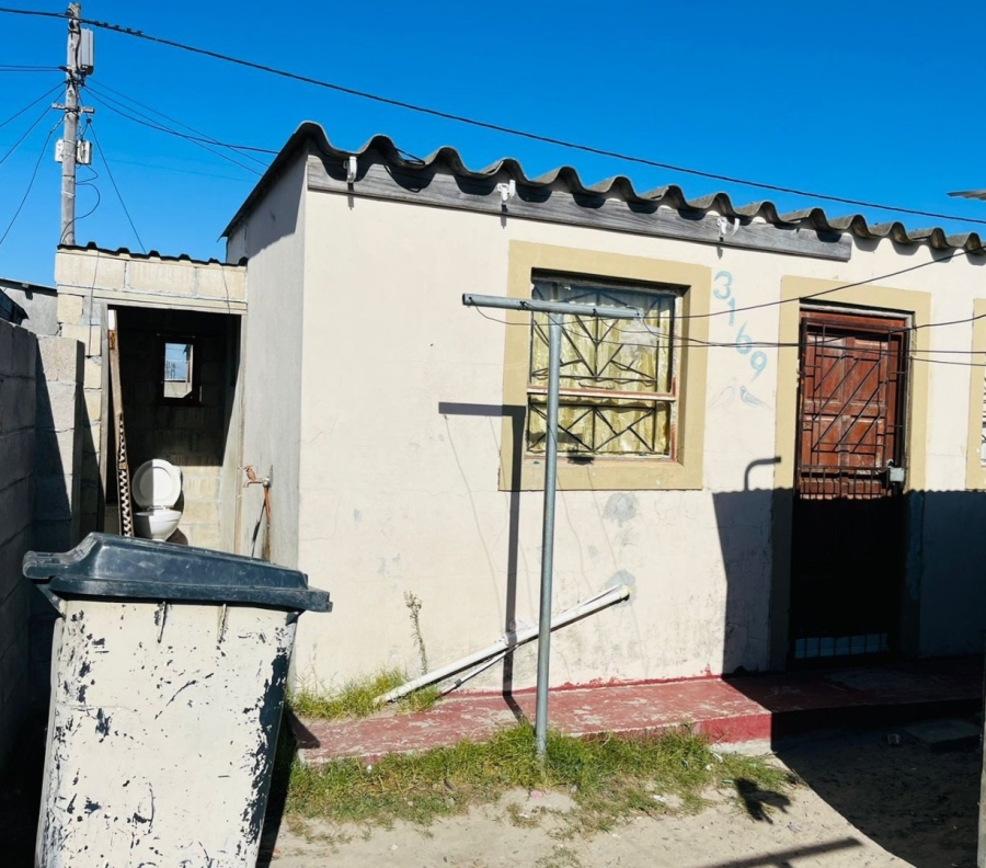 2 Bedroom Property for Sale in Crossroads Western Cape